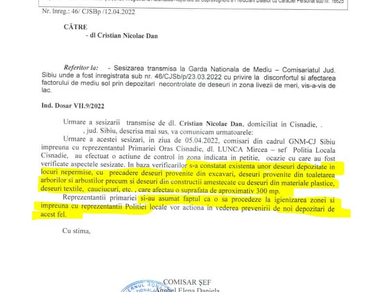 FOTO Dezastru în fosta livadă a Cisnădiei - ”E plin de gunoaie aruncate după asfaltare. De un an de zile Primăria nu le adună”