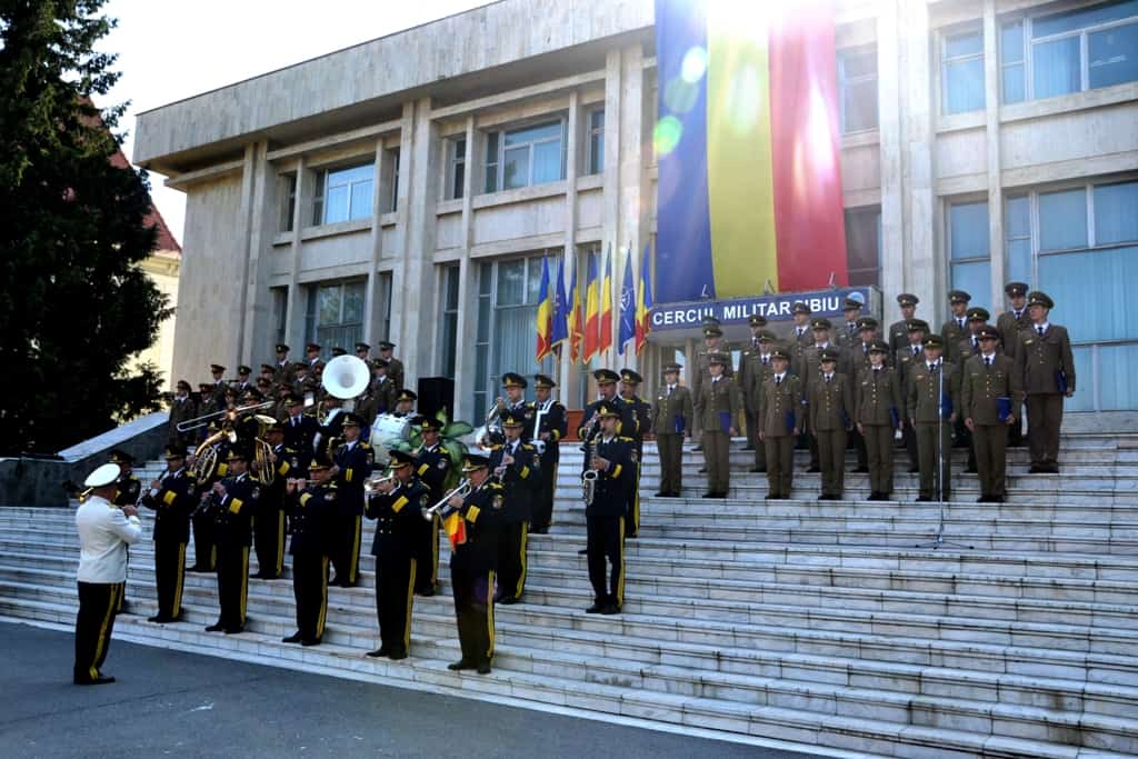 ceremonii militare la sibiu de ziua forțelor terestre și ziua veteranilor de război