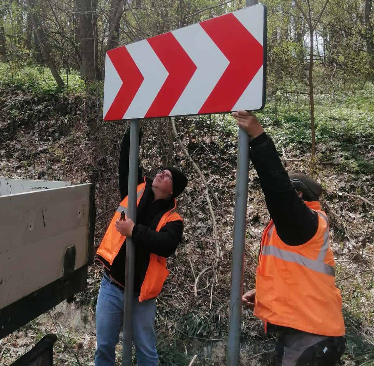 FOTO - Reparații pe principalele drumuri județene din Sibiu - Au început lucrările