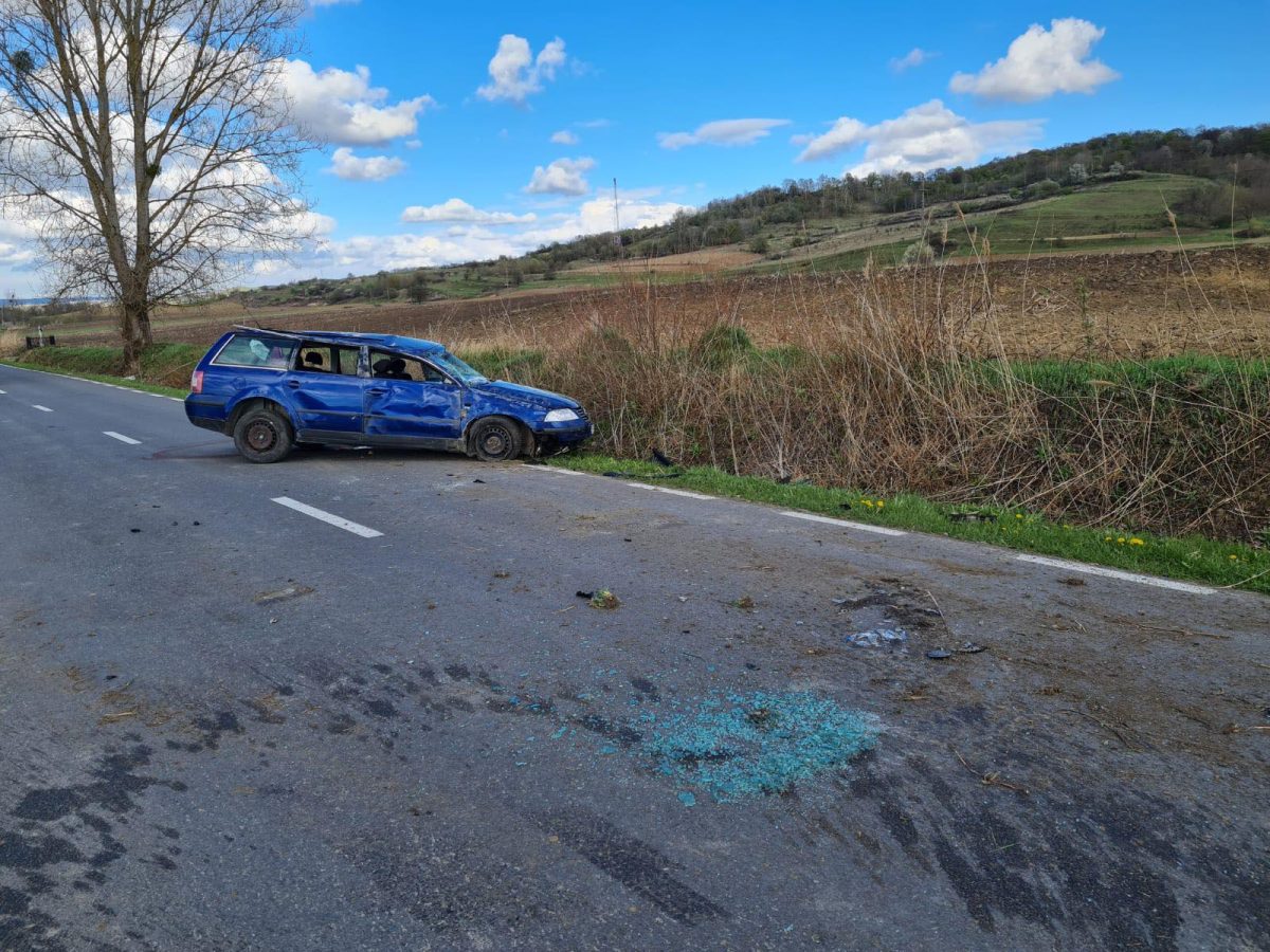 FOTO Tragedie în județul Sibiu - Un tânăr care astăzi a împlinit 17 ani şi-a pierdut viaţa într-un cumplit accident