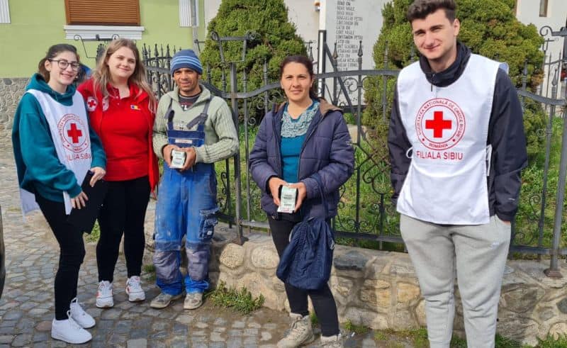 foto crucea roșie sibiu, ”iepuraș” pentru câteva familii nevoiașe din județ