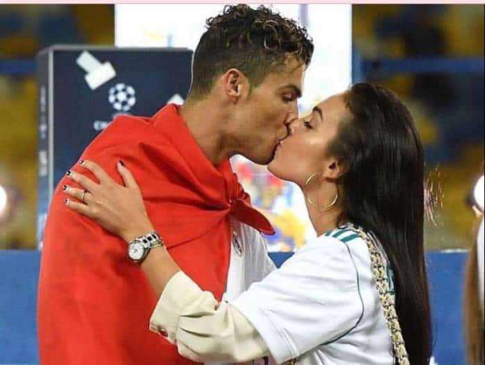 unul dintre copiii gemeni ai lui cristiano ronaldo a murit la naștere – mesajul emoționat al starului portughez