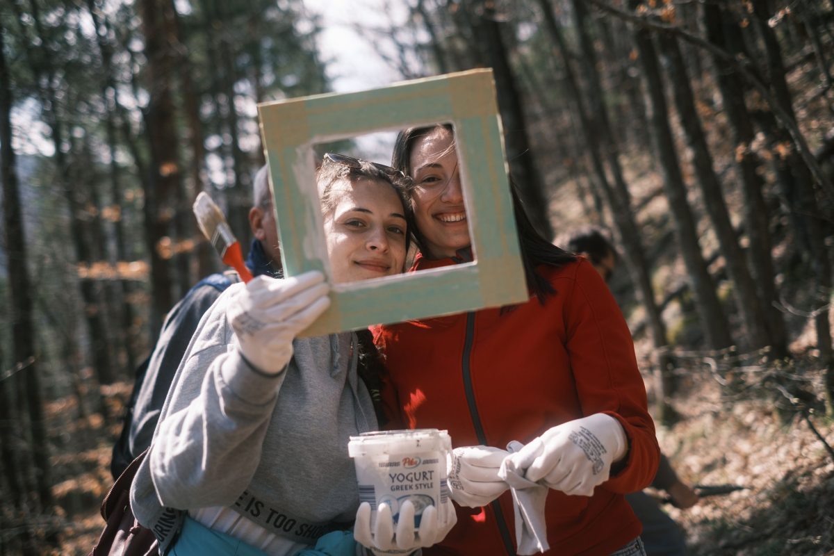 studenţii de la ulbs se implică în "anii drumeției" - au marcat un traseu turistic din cisnădie