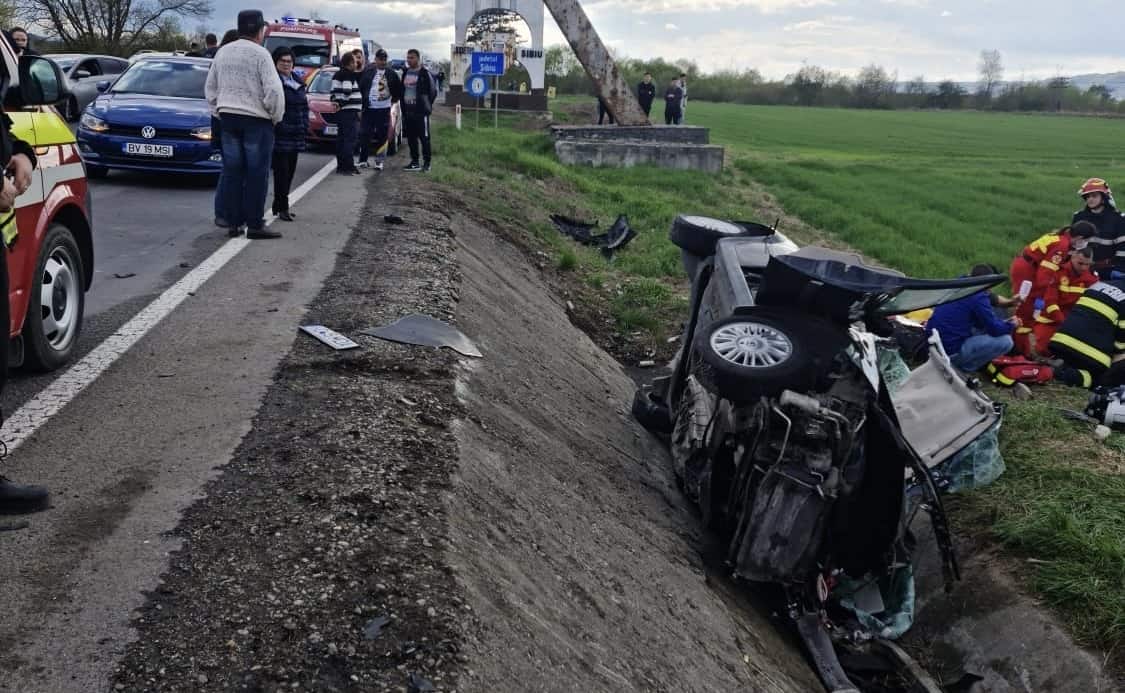 UPDATE: Accident grav la Arpașu de Jos - Două persoane au murit