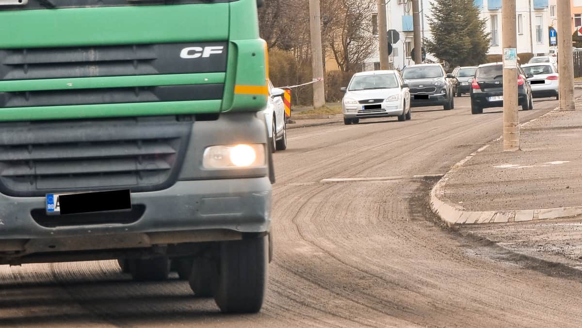 video: trafic îngreunat pe strada maramureșului - au început lucrările la carosabil