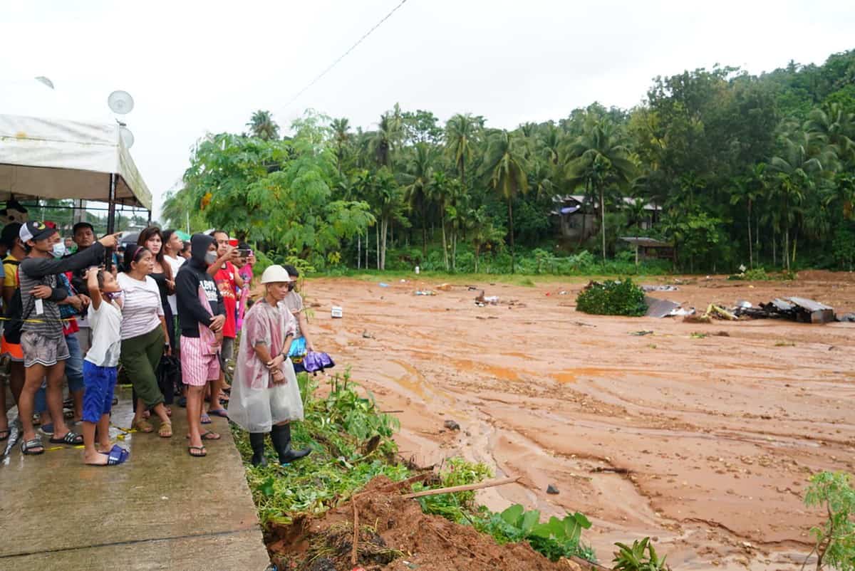 foto peste 120 de morţi în urma unor inundaţii devastatoare în filipine