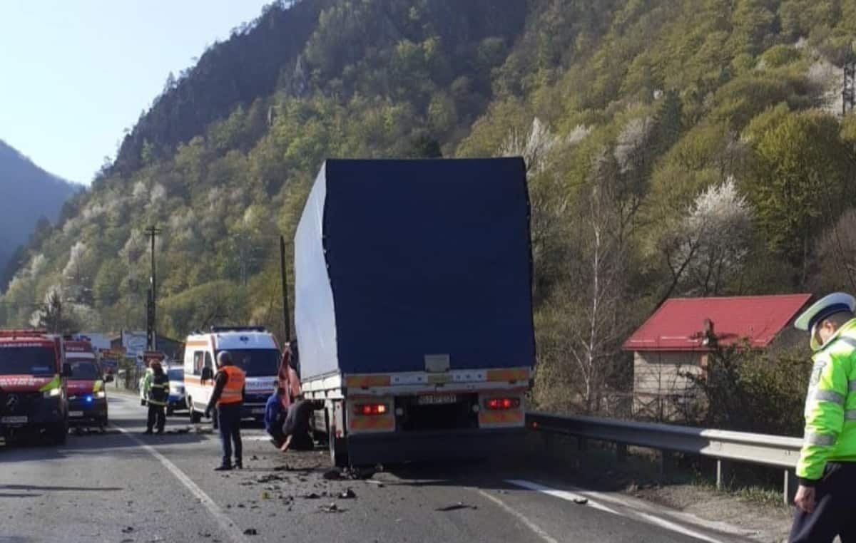 accident pe valea oltului la brezoi - trei persoane rănite