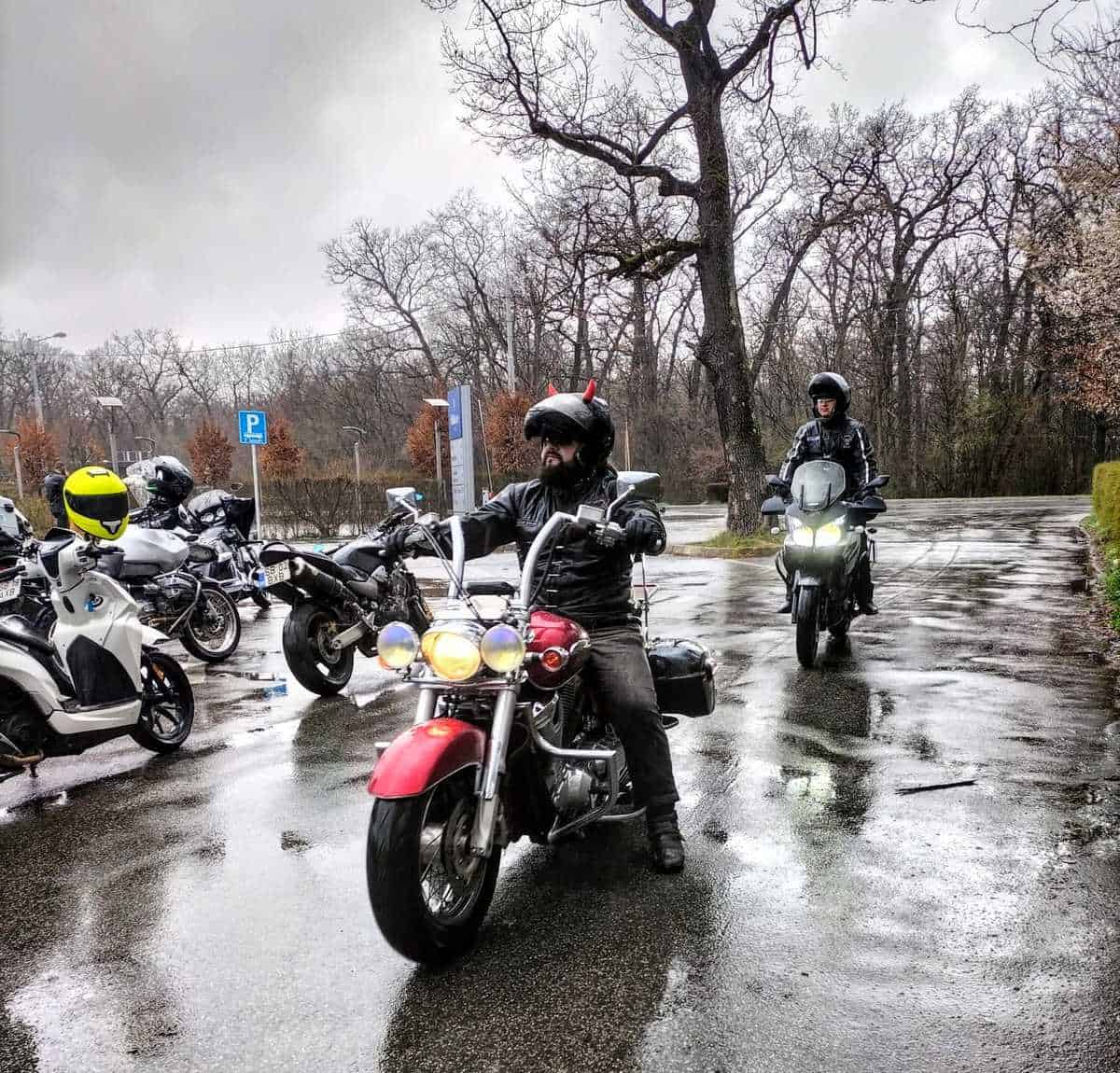 VIDEO Peste 50 de motocicliști au dat startul sezonului moto, la Sibiu