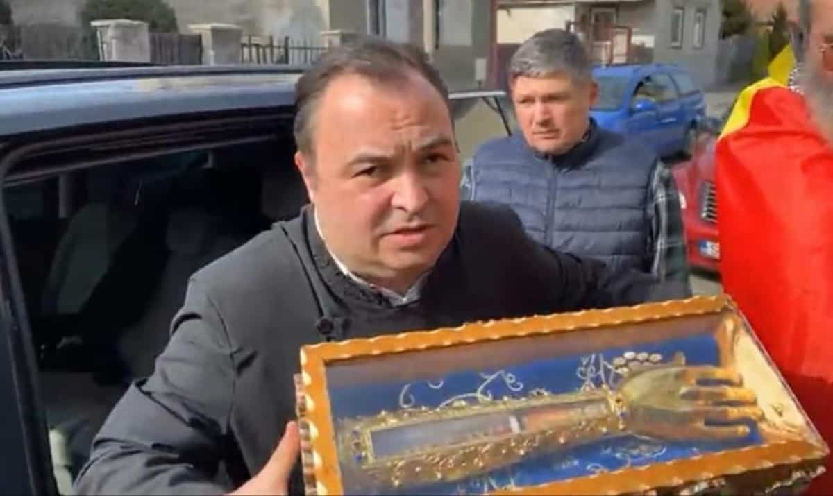 pelerinaj la biserica dealului - icoana făcătoare de minuni a maicii domnului cu 7 săgeți a ajuns la sibiu