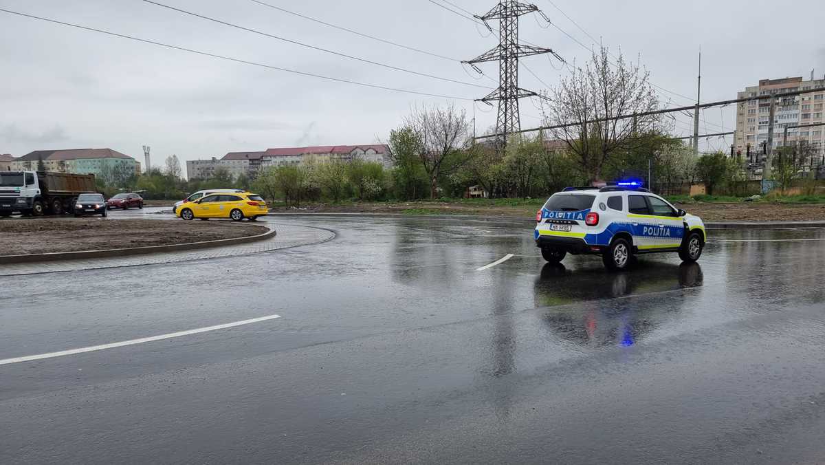 VIDEO: Noul giratoriu de pe Calea Cisnădiei a zăpăcit șoferii - Poliția va bloca circulația în sens