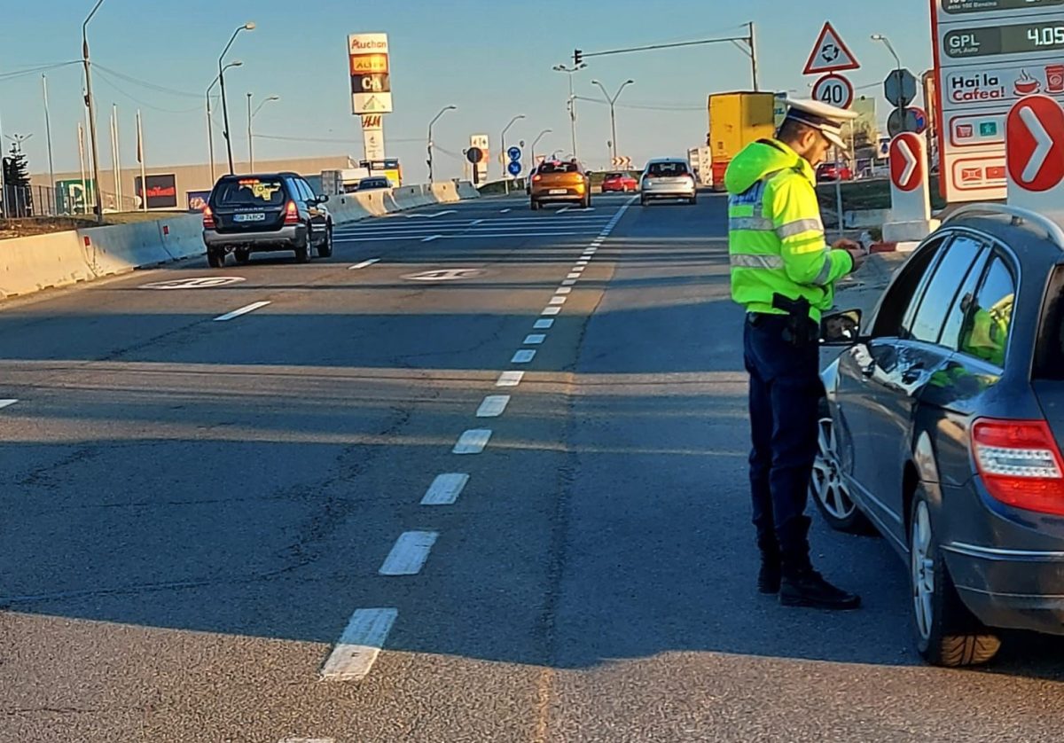 sfaturi de la polițiștii sibieni pentru șoferi în perioada paștelui - „cel puțin o persoană iubită vă așteaptă acasă”