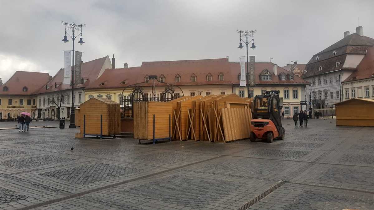 video - au început pregătirile pentru târgul de paște la sibiu - "avem cel mai mare număr de expozanți de până acum"