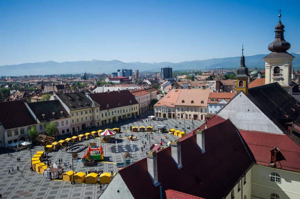 video - au început pregătirile pentru târgul de paște la sibiu - "avem cel mai mare număr de expozanți de până acum"