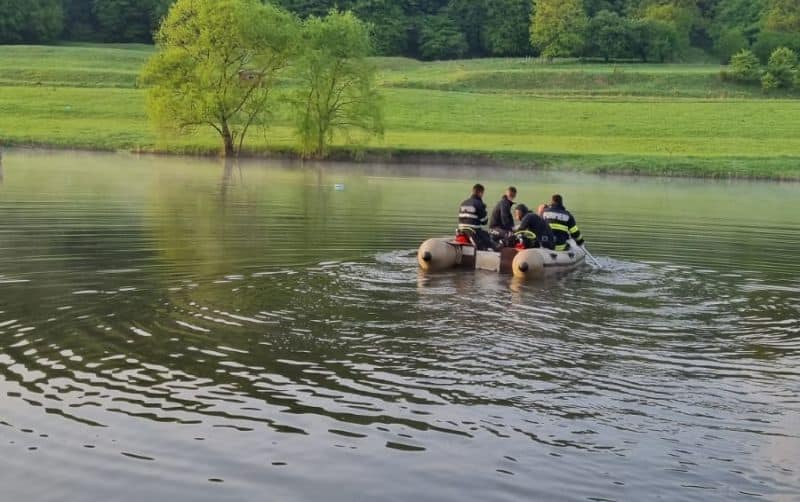 căutările bărbatului căzut în lacul din târnava, reluate luni dimineața