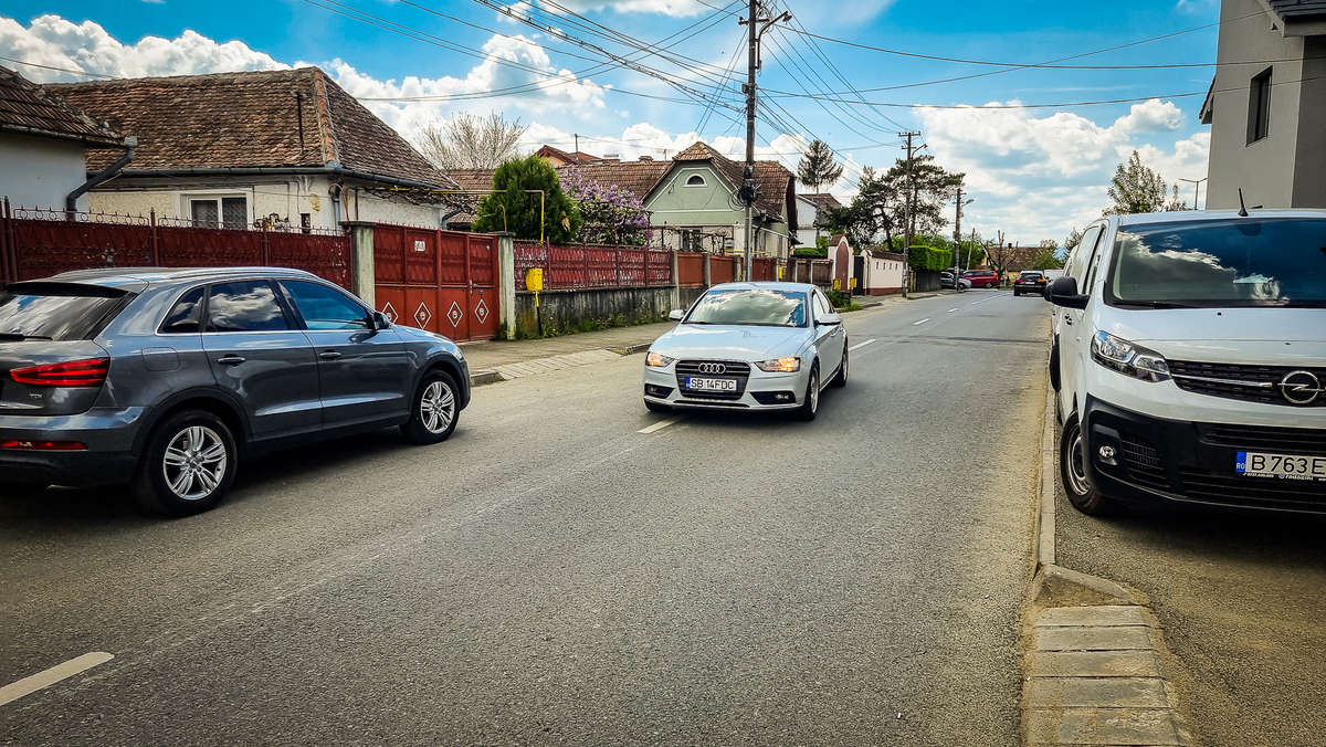 VIDEO FOTO Locuitorii de pe Cantemir, nemulțumiți - ”Nu mai avem voie să parcăm pe stradă. Unde să lăsăm mașinile?”