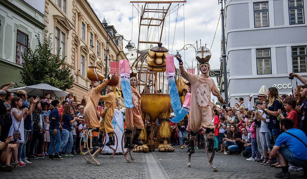 spectacolele cu intrare liberă din a doua zi a festivalului internațional de teatru de la sibiu