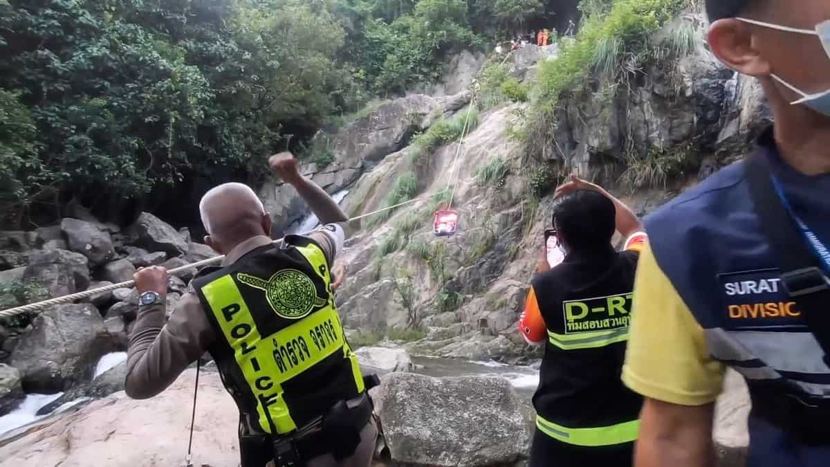 foto o româncă a murit în timp ce îşi făcea un selfie la o cascadă din thailanda