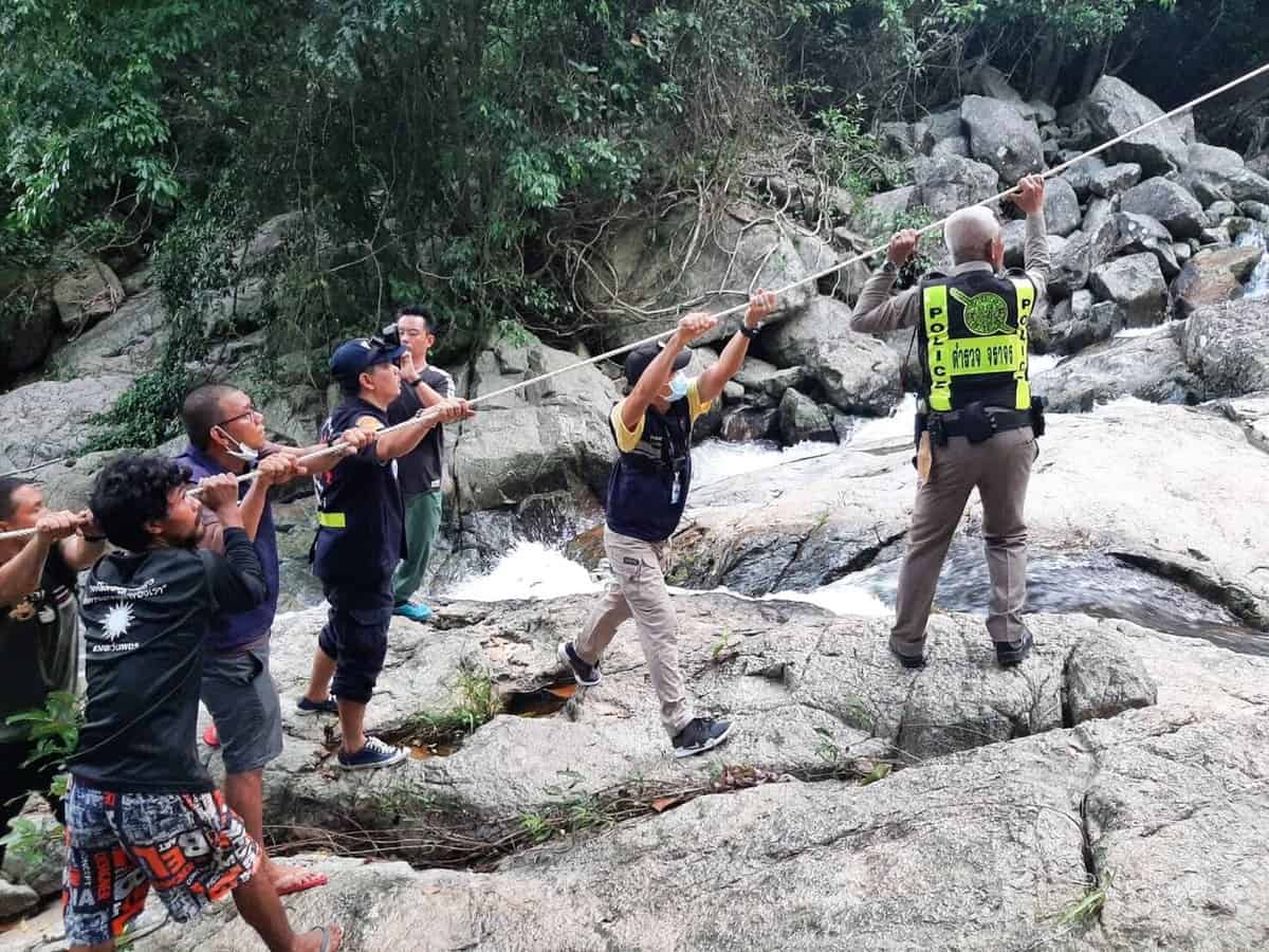 foto o româncă a murit în timp ce îşi făcea un selfie la o cascadă din thailanda