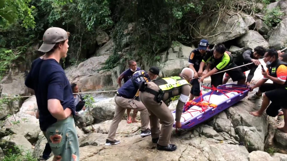 foto o româncă a murit în timp ce îşi făcea un selfie la o cascadă din thailanda