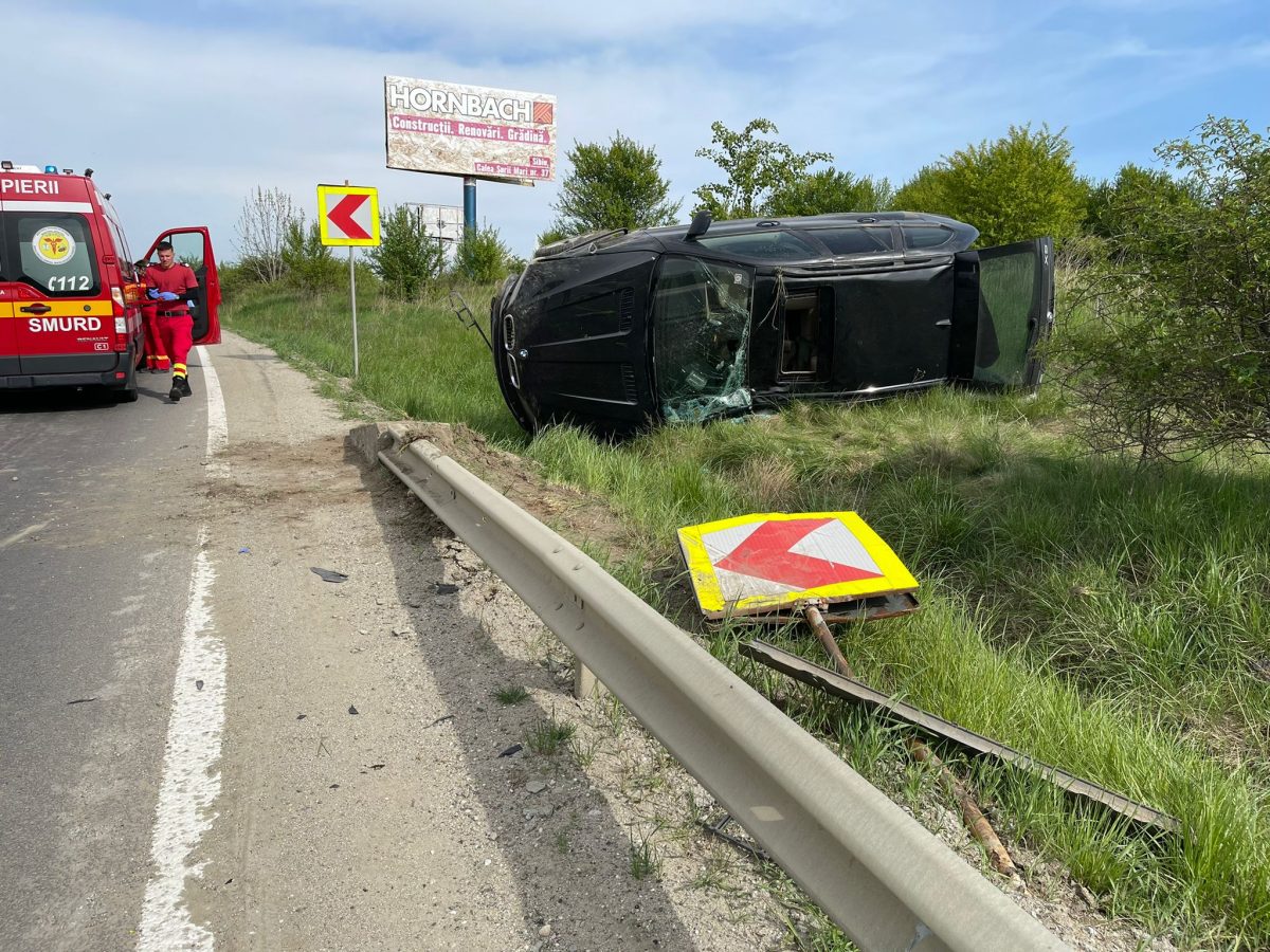 foto autoturism răsturnat pe dn1 la cristian – două persoane sunt rănite