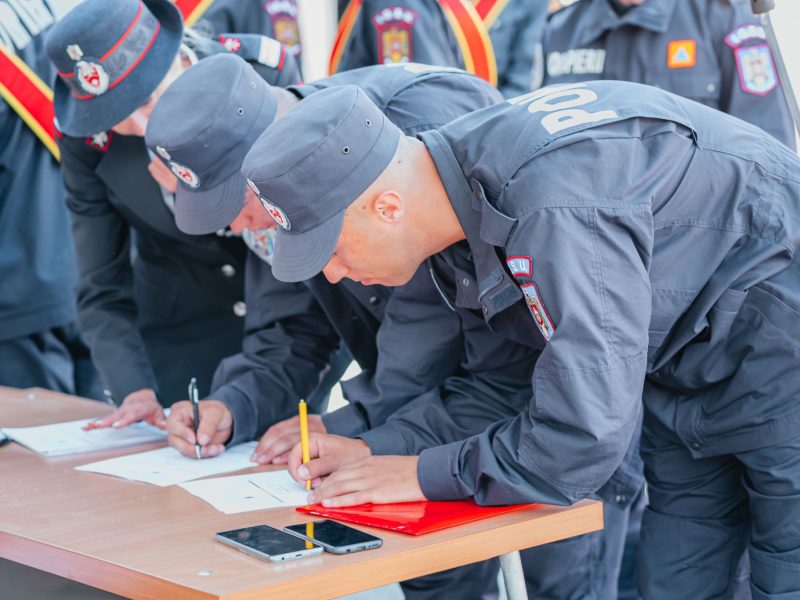 FOTO Peste 30 de cadre militare din cadrul ISU Sibiu au depus vineri jurământul