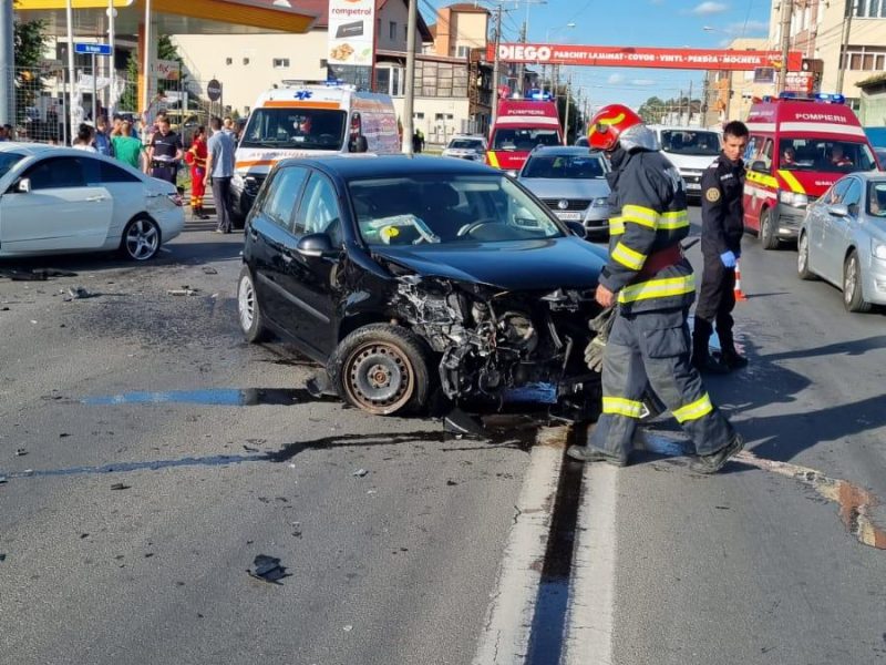 foto video accident grav la mediaș - o persoană a fost transportată la spital