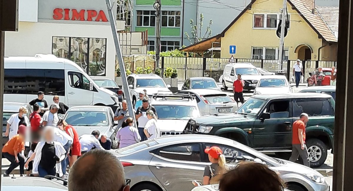 UPDATE Accident grav pe strada Nicolae Iorga din Sibiu - Pietoni călcați de o mașină pe trotuar - Unul a decedat