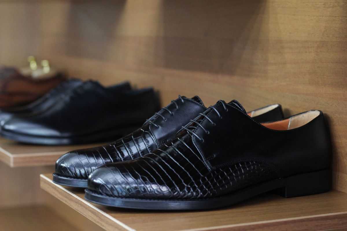 Încălțăminte de lux handmade la Sibiu - Alexandru Pop Shoes și-a deschis magazin în centrul orașului