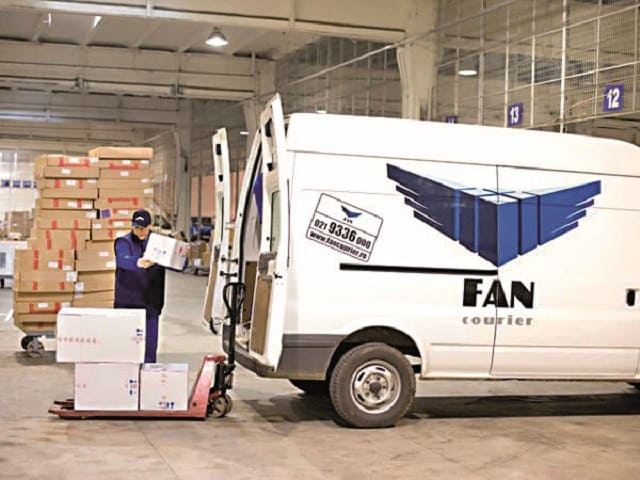 fan courier angajează la sibiu 16 muncitori din sri lanka - se extinde hub-ul