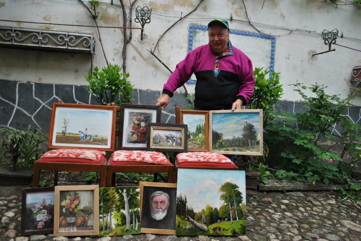 ioan brădeanu, pictorul sibian nedescoperit care face magie cu pensula într-un atelier improvizat– „am trei camere pline cu tablouri”