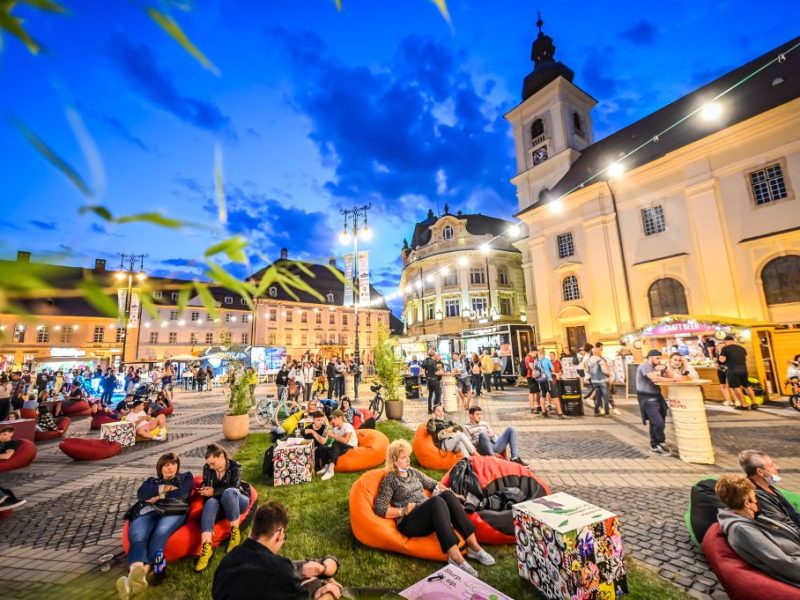 evenimente din plin în weekend la sibiu - seri memorabile în cotton, distracție la sibiutiful și târg de jucării