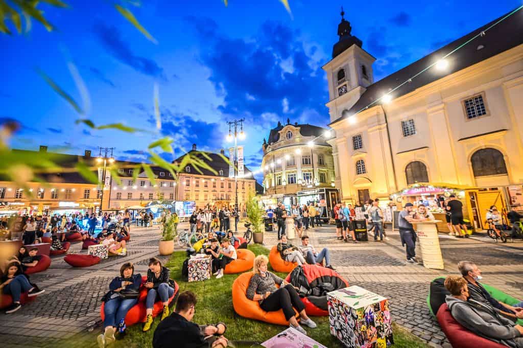 evenimente din plin în weekend la sibiu - seri memorabile în cotton, distracție la sibiutiful și târg de jucării