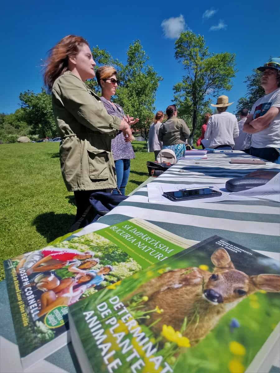 cadre didactice şi ghizi de turism învaţă metode creative de explorare responsabilă a naturii