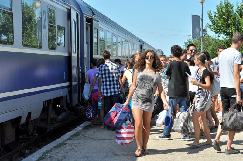 cfr călători anunță un program special de transport pentru minivacanța de 1 mai și paște. mai multe trenuri spre litoral