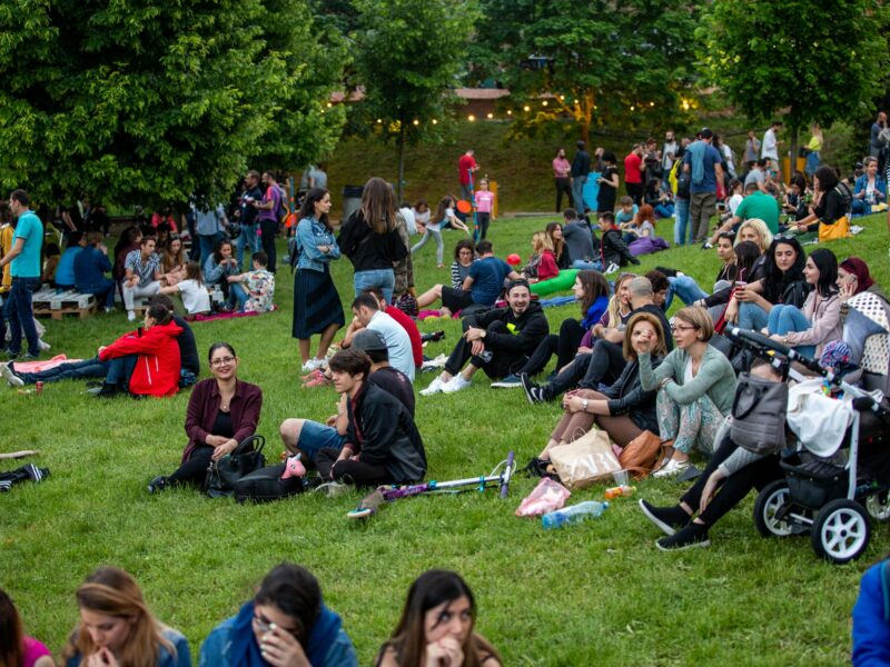 cel mai cool street food revine la sibiu - zeci de food truck-uri pun stăpânire pe parcul tineretului timp de patru zile