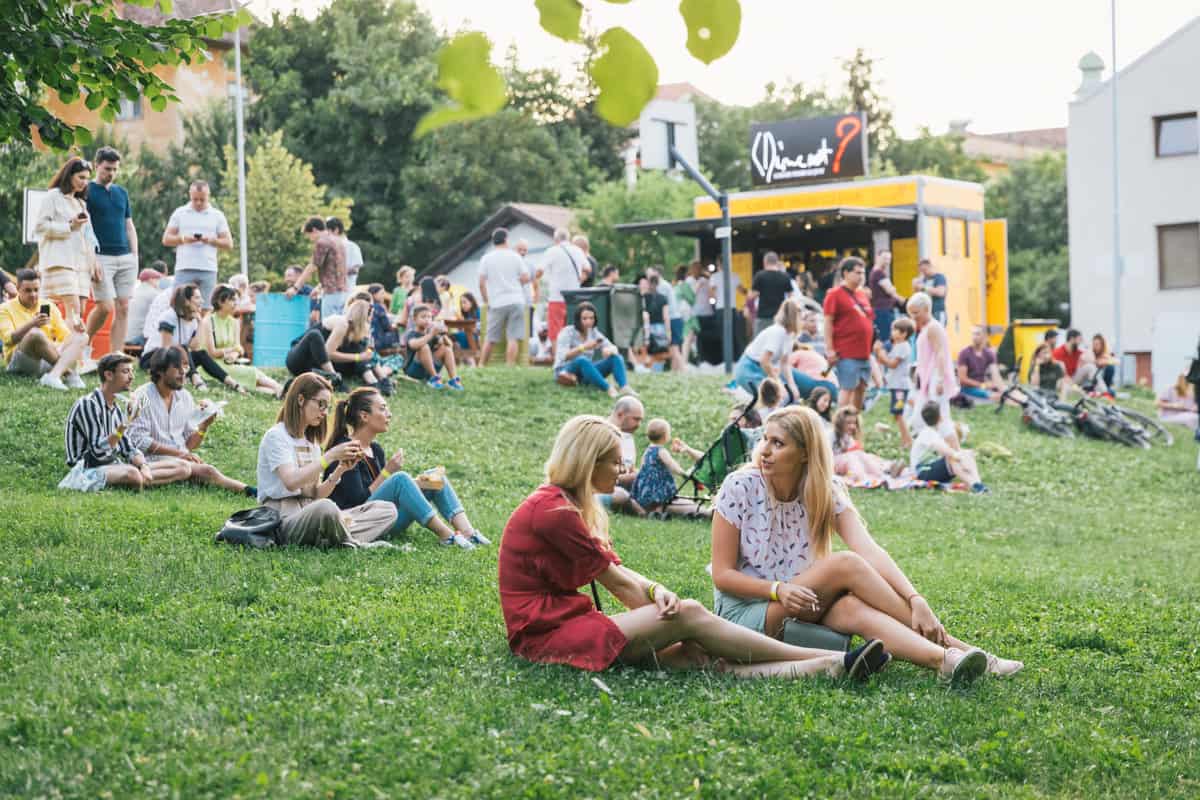 Distracție în minivacanța de Rusalii la Sibiu - Cel mai cool street food al verii, muzică live și concurs de frumusețe pentru câini