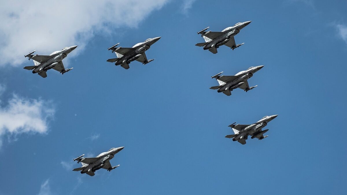 guvernul româniei cumpără 32 de avioane f16 din norvegia