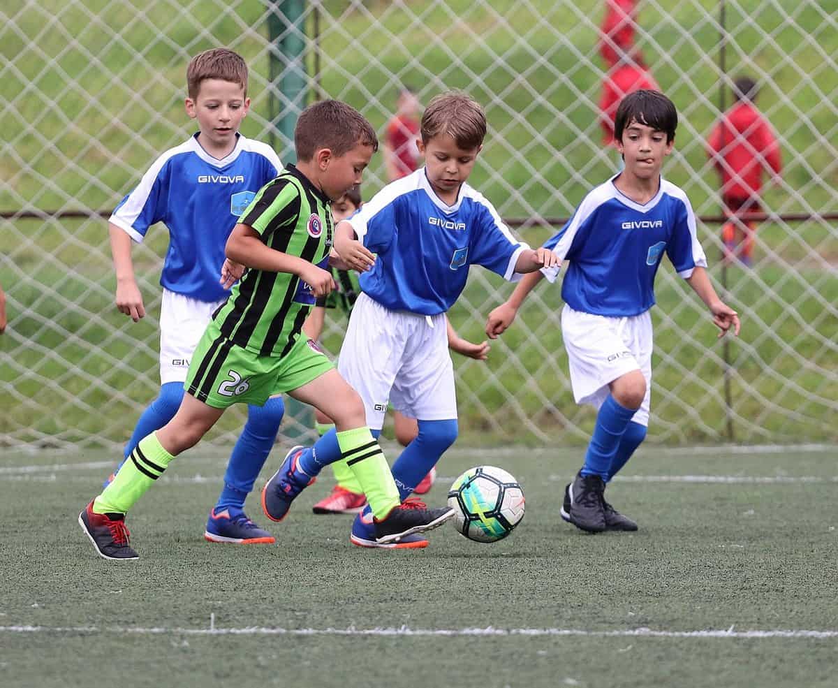 Copiii ucraineni au jucat fotbal de ziua lor în Sibiu - „S-au integrat foarte bine în echipă”