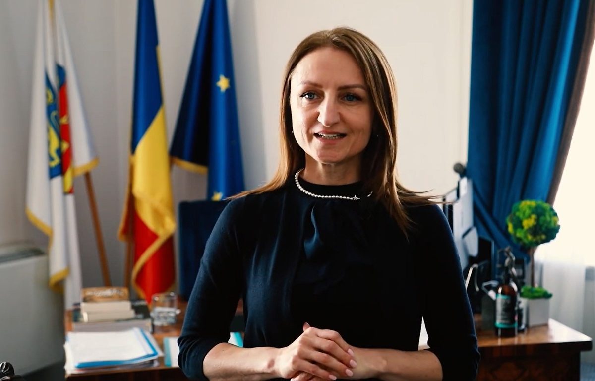 daniela cîmpean, mesaj de 1 decembrie – "la multi ani, români, oriunde v-ați afla!"