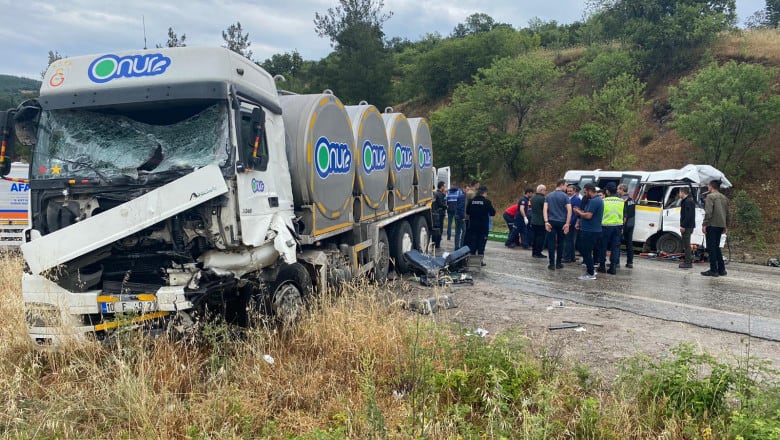 Tragedie în Turcia - Opt morţi şi zece răniţi într-un microbuz care mergea la o nuntă