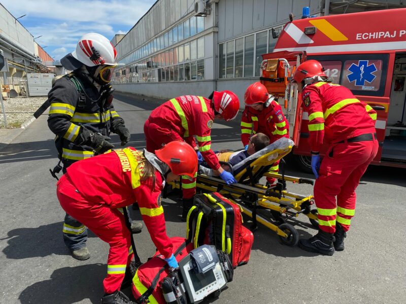 UPDATE FOTO: Simulare de incendiu la o fabrică din Sibiu