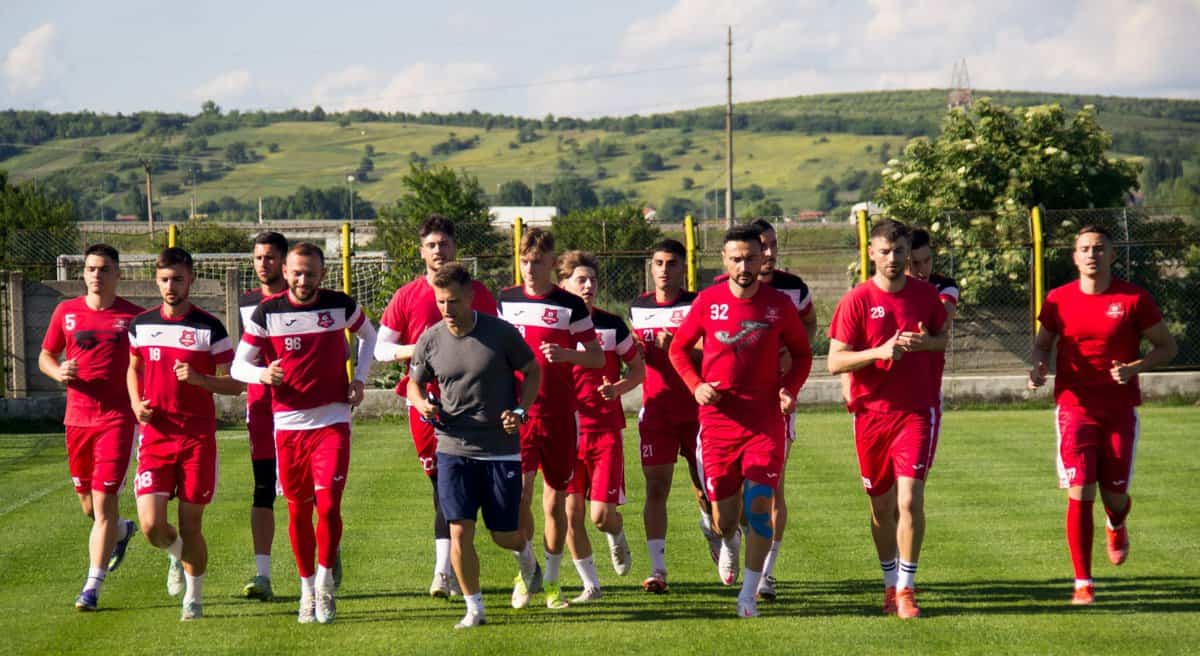 foto fc hermannstadt a revenit din vacanță - 20 de fotbaliști au participat la primul antrenament