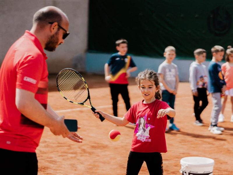 Tennis Fox Kids, Programul de burse oferite elevilor sibieni talentați la tenis – ”Vrem să îi găsim pe cei mai buni și să îi susținem”