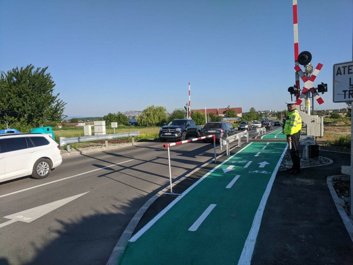 controale la trecerile de cale ferată din sibiu - șoferi amendați în câmpșor după ce și-au riscat viața