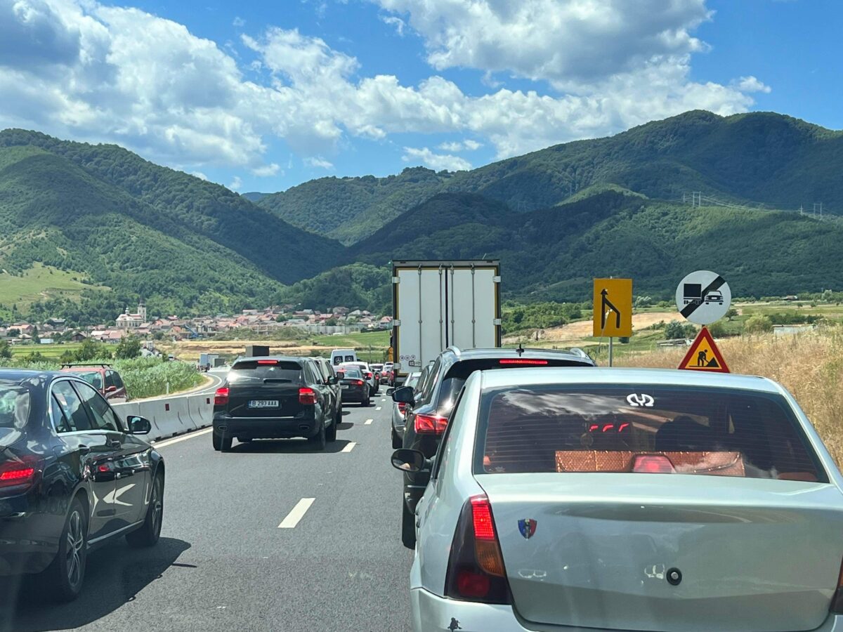 restricții în trafic, vineri pe valea oltului - se toarnă covor asfaltic nou