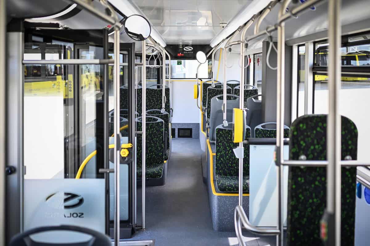 Vin autobuzele electrice - Primul a ajuns deja la Sibiu și va circula pe trasee din zona periurbană