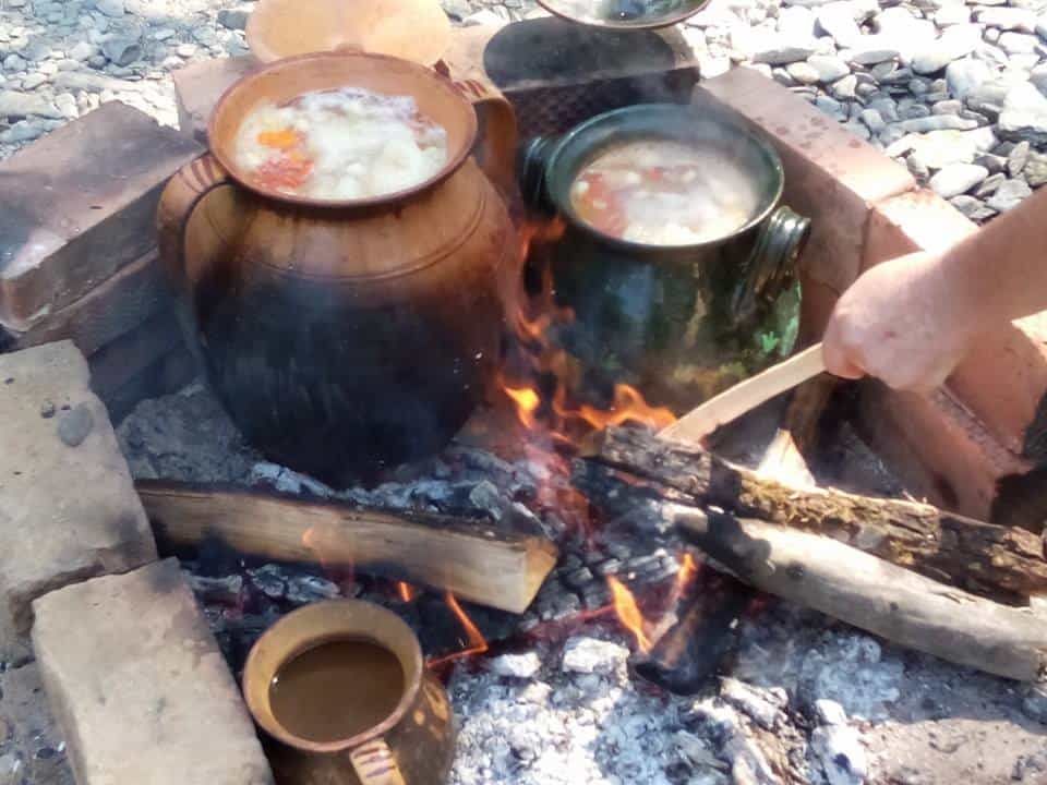 frumos. ceramic. folositor. ceramică utilitară - un altfel de târg al olarilor în muzeul în aer liber din dumbrava sibiului