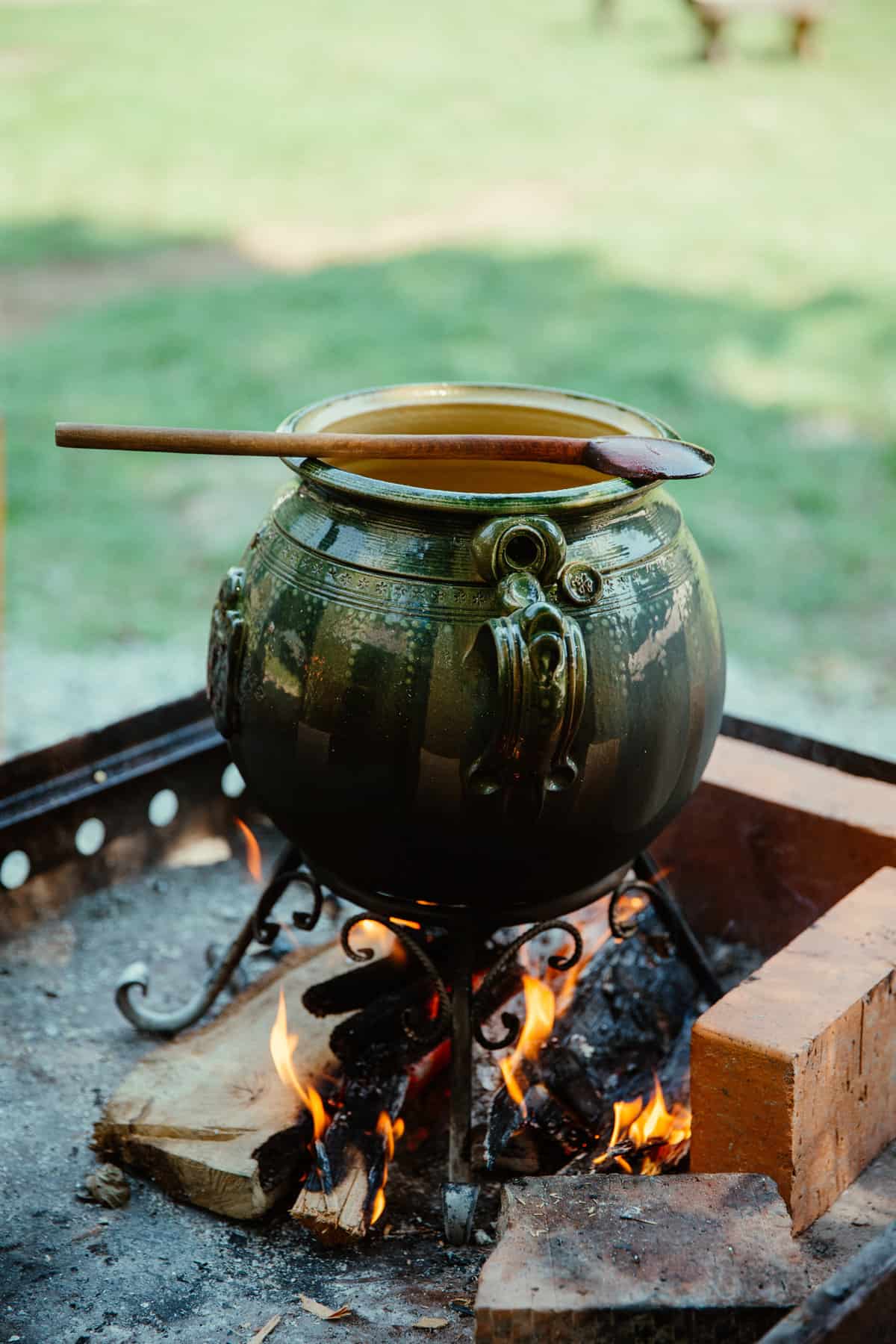 frumos. ceramic. folositor. ceramică utilitară - un altfel de târg al olarilor în muzeul în aer liber din dumbrava sibiului