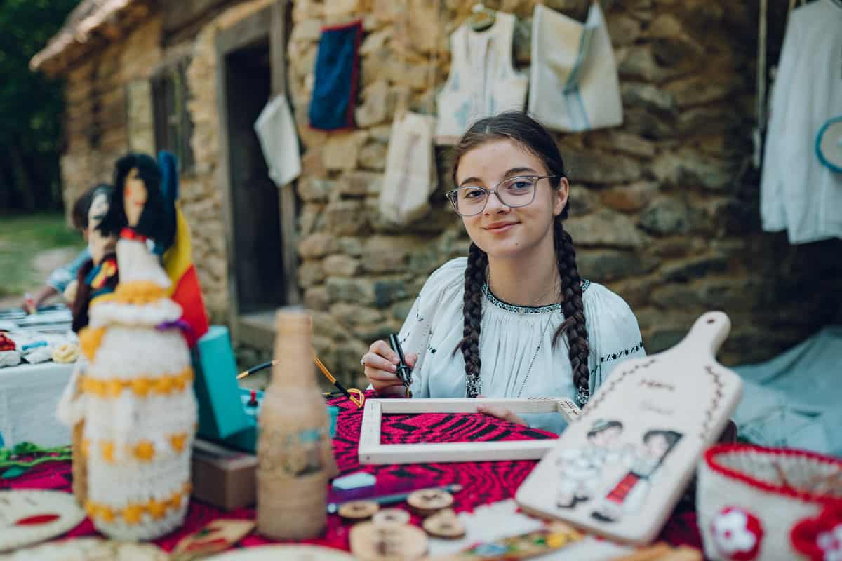 foto olimpiada „meșteșuguri artistice tradiționale”, a ajuns la final - peste 5.500 de vizitatori au trecut pragul muzeului astra