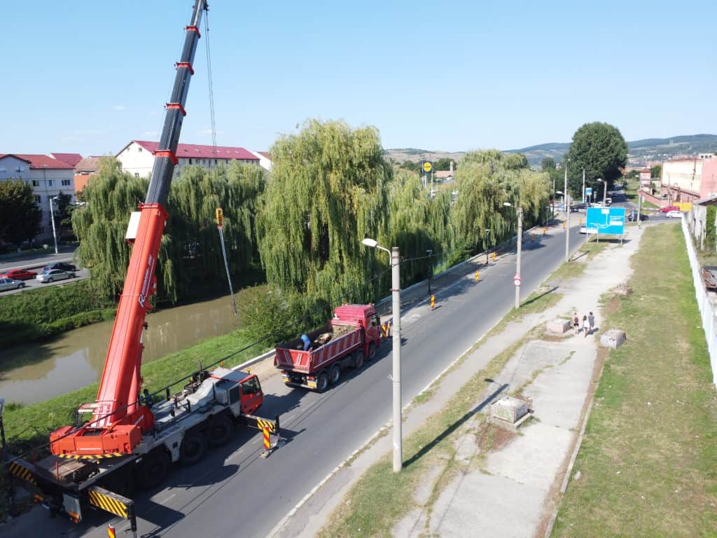 video - galerie foto malul cibinului, mai sărac în sălcii - „puteau pune în pericol circulația pe noua pistă de biciclete”